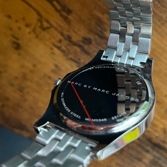 MARC by MARC JACOBS Watch MBM3348 NEEDS BATTERY REPLACEMENT - Picture 5 of 5